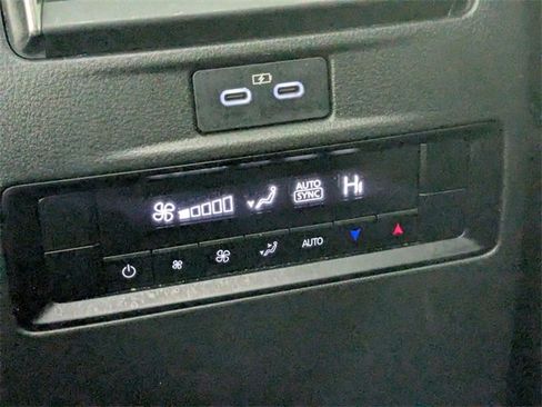 Used 2025 MAZDA CX-70 3.3 Turbo w/ Preferred Package image 27