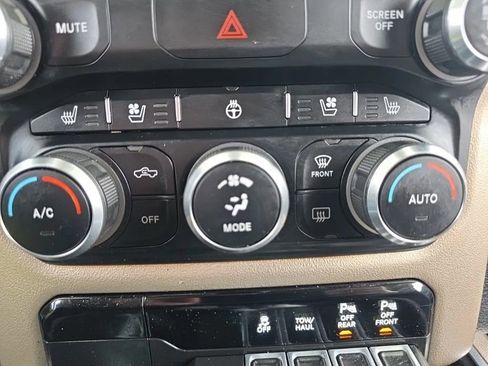 Used 2019 RAM 1500 Laramie AWD/4WD image 27