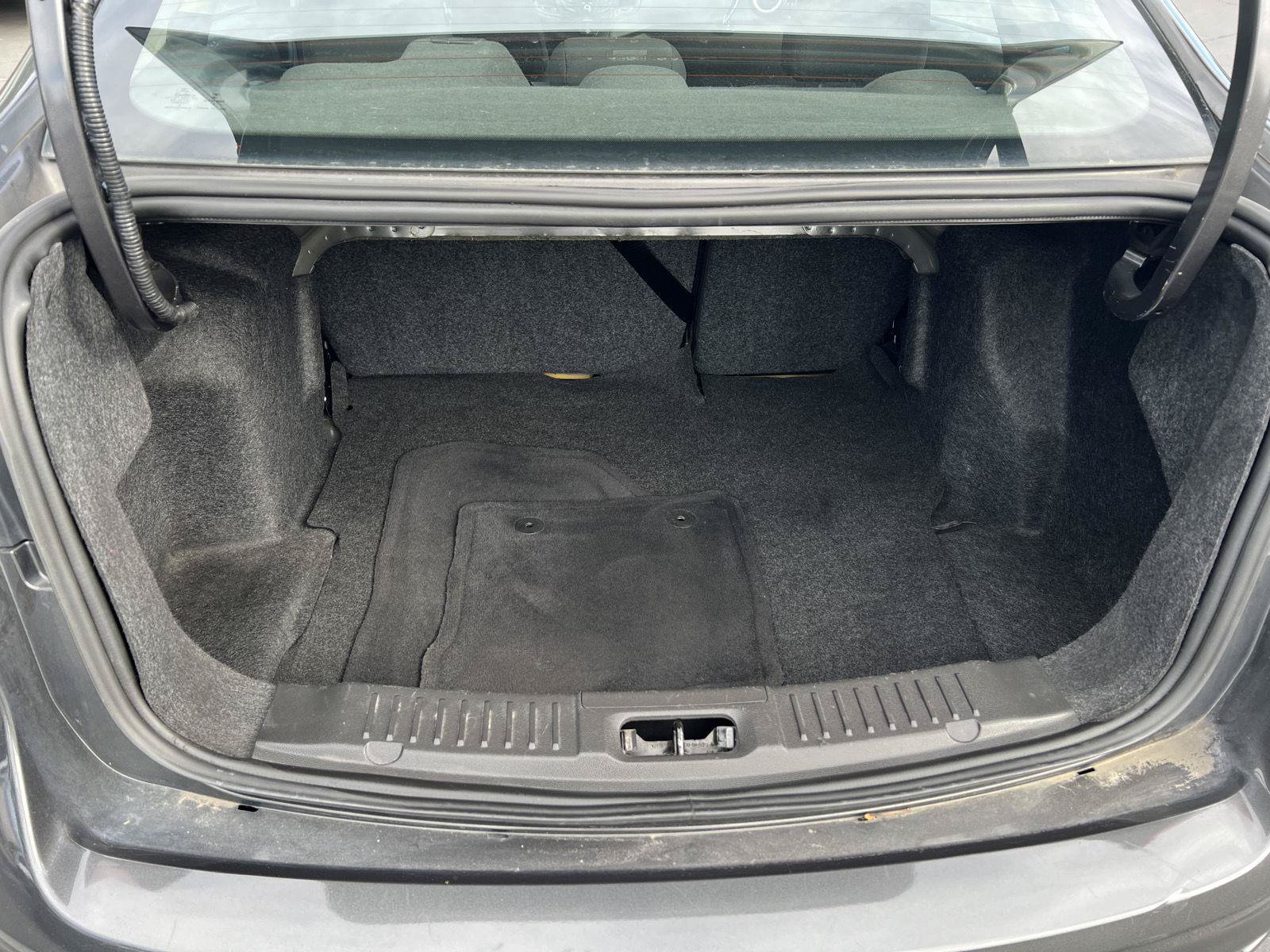 Used 2018 Ford Fiesta SE FWD image 9