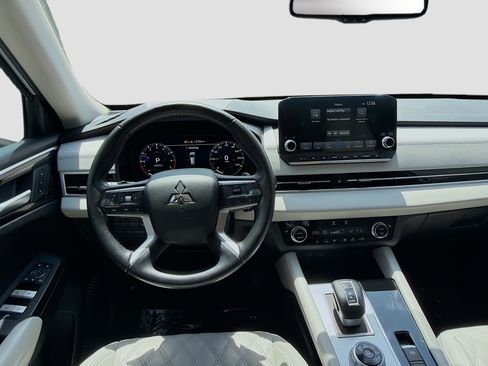 Used 2024 Mitsubishi Outlander SEL FWD image 18