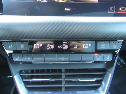 Used 2023 Audi e-tron GT Premium Plus w/ Performance Package image 44