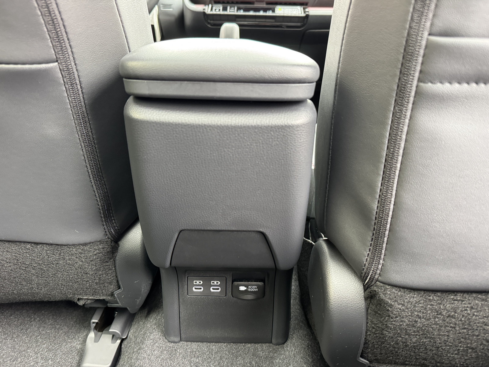 New 2027 Toyota Prius Plug-In Hybrid FWD image 7
