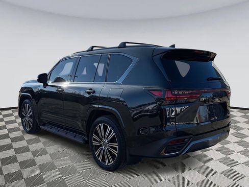 Used 2024 Lexus LX 600 4WD w/ Luxury Package image 4