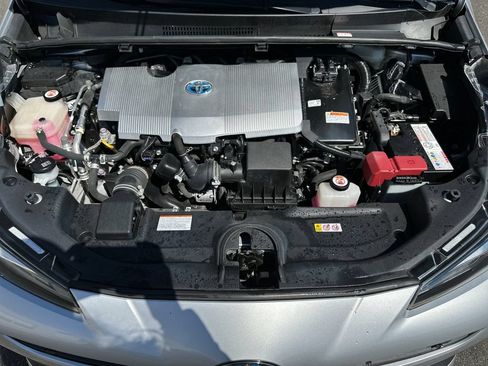 Used 2020 Toyota Prius XLE AWD/4WD image 10