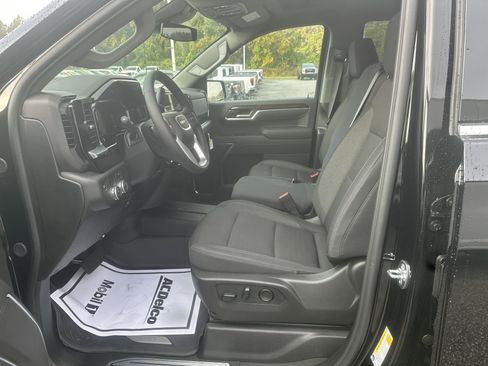 New 2026 GMC Sierra 1500 SLE image 11
