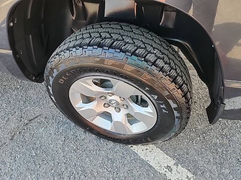 Used 2019 RAM 1500 Big Horn image 12