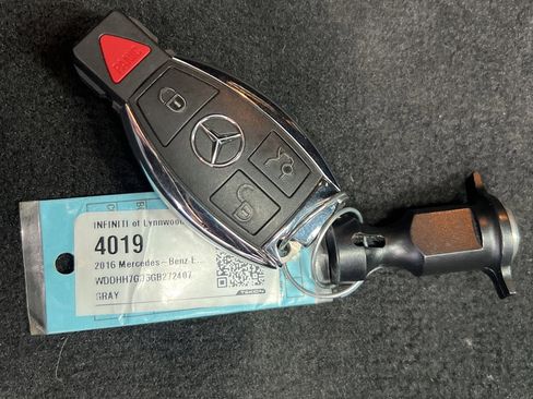 Used 2016 Mercedes-Benz E 63 AMG S-Model w/ Driver Assistance Package image 29