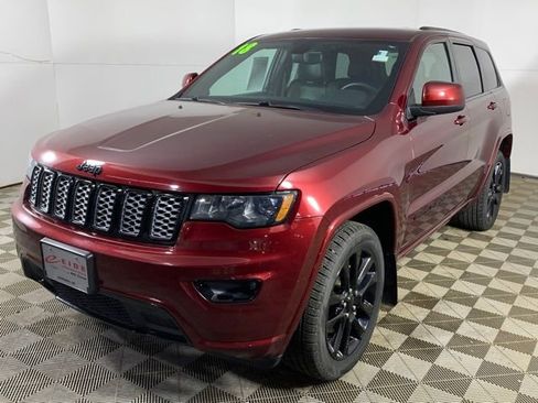 Used 2018 Jeep Grand Cherokee Altitude AWD/4WD image 2
