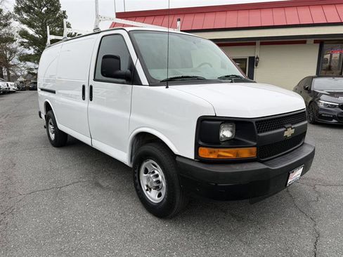 Used 2013 Chevrolet Express 2500 image 3