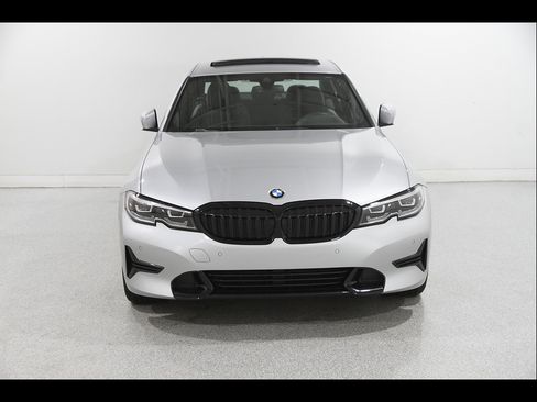 Used 2021 BMW 330e xDrive w/ Premium Package AWD/4WD image 2