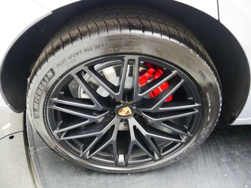 Used 2023 Porsche Macan GTS AWD/4WD image 16