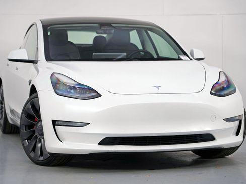 Used 2021 Tesla Model 3 Performance image 4