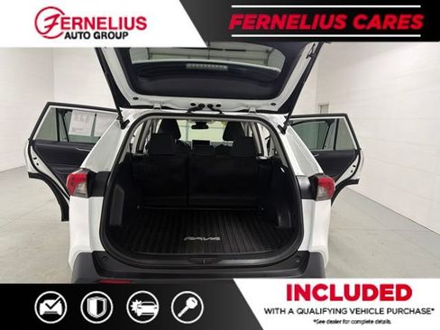 Used 2024 Toyota RAV4 LE AWD/4WD image 20