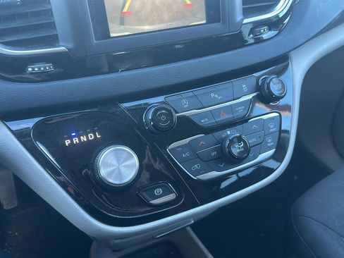Used 2019 Chrysler Pacifica Touring Plus w/ Cold Weather Group image 20