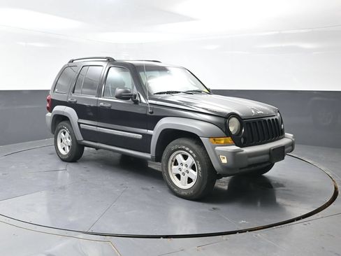 Used 2005 Jeep Liberty Sport AWD/4WD image 3