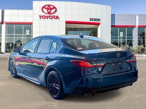 Used 2025 Toyota Camry SE FWD image 5