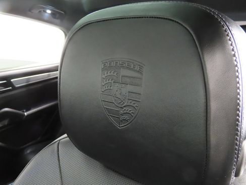 Certified 2023 Porsche Cayenne Platinum Edition AWD/4WD image 37