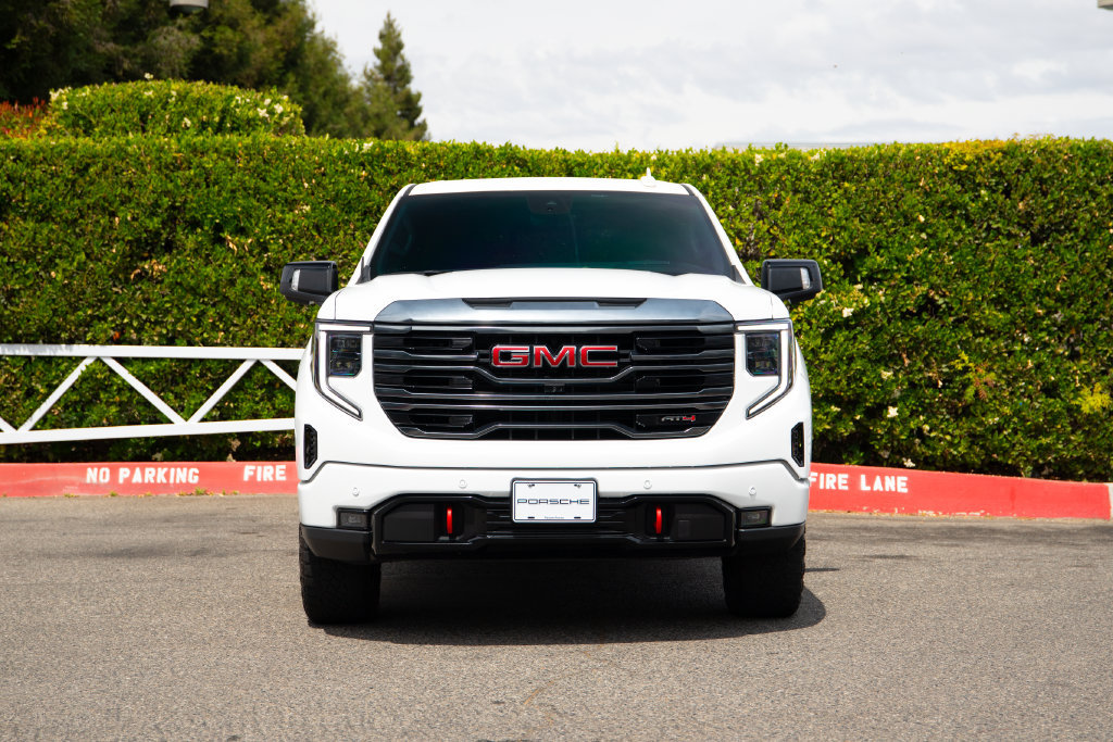 Used 2024 GMC Sierra 1500 AT4 w/ Technology Package AWD/4WD image 2