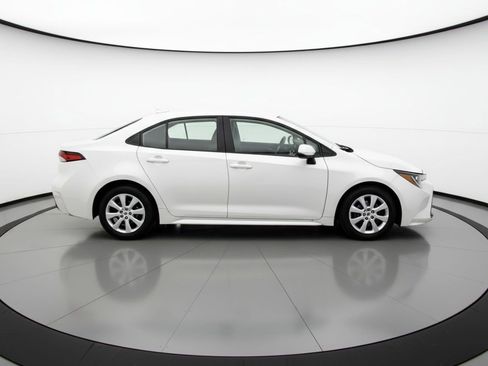 Used 2025 Toyota Corolla LE image 11