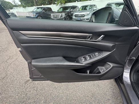 Used 2018 Honda Accord Sport image 14