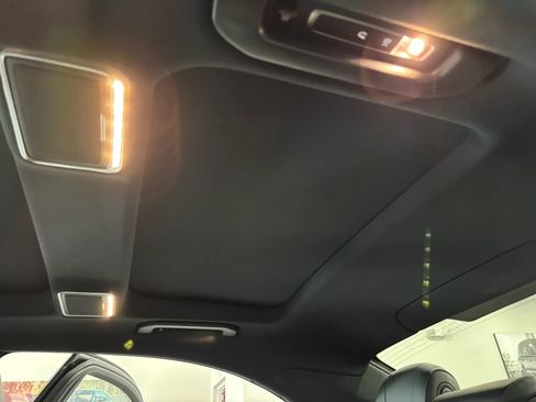 Used 2019 Mercedes-Benz S 560 Sedan image 16