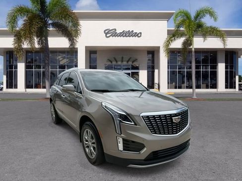 Certified 2023 Cadillac XT5 Premium Luxury FWD image 3