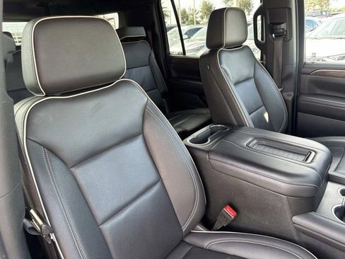 Used 2024 Chevrolet Suburban Premier image 7