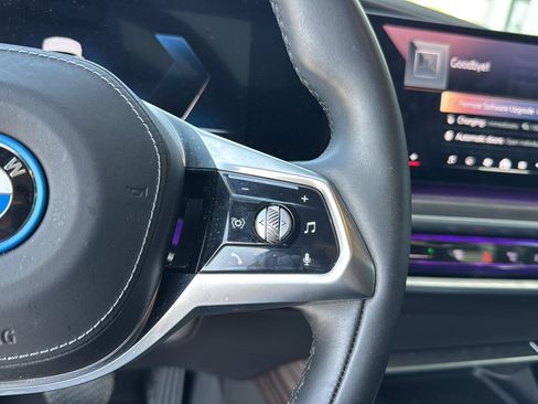 Used 2024 BMW i7 xDrive60 w/ Executive Package image 19