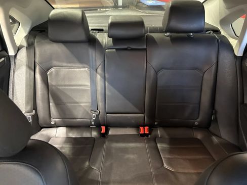 Used 2018 Volkswagen Passat 2.0T SE FWD image 22