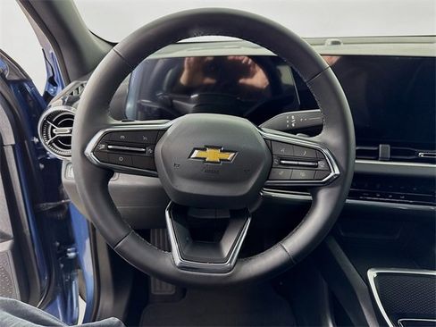 Used 2026 Chevrolet Equinox LT image 12