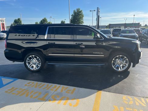 Used 2018 GMC Yukon XL SLT w/ Premium Edition AWD/4WD image 6