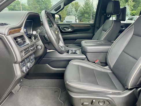 Used 2023 Chevrolet Tahoe Premier w/ Advanced Technology Package AWD/4WD image 14