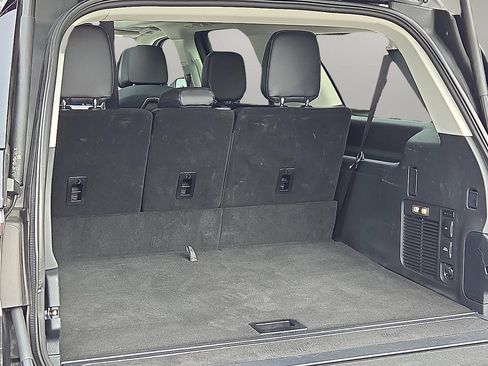 Used 2025 Lincoln Navigator L Reserve AWD/4WD image 8