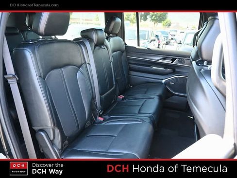 Used 2024 Jeep Wagoneer L Series II image 21