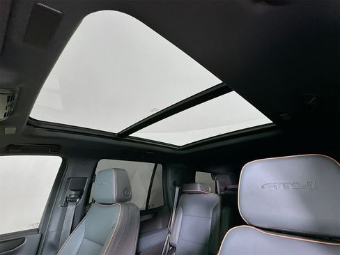 Used 2025 GMC Yukon AT4 w/ AT4 Premium Package image 24