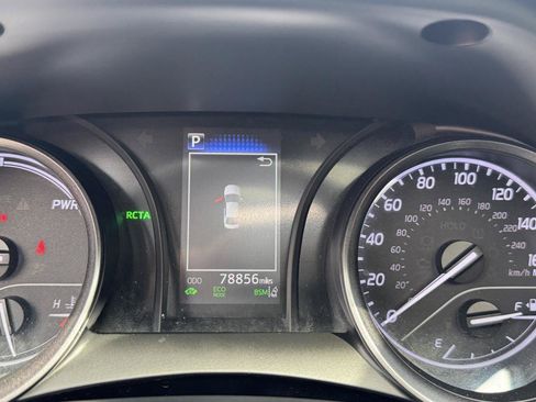 Used 2022 Toyota Camry SE w/ Cold Weather Package FWD image 17