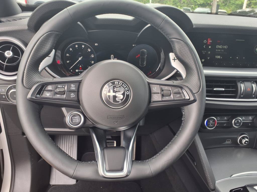 New 2025 Alfa Romeo Stelvio Sprint w/ Convenience Package AWD/4WD image 16