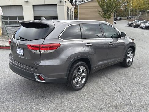 Used 2018 Toyota Highlander Limited Platinum image 7