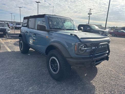 Used 2022 Ford Bronco Badlands image 1