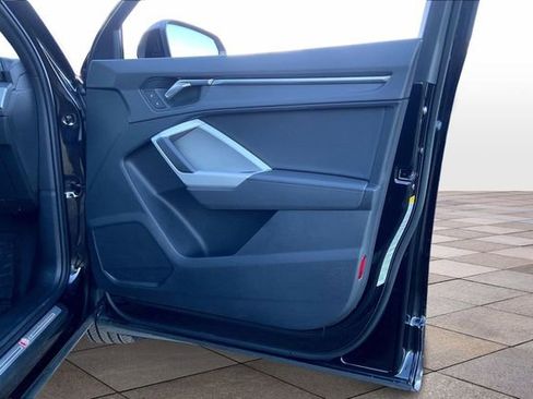 Certified 2025 Audi Q3 2.0T Premium w/ Convenience Package image 27