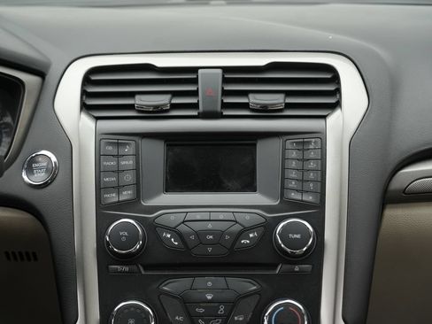 Used 2018 Ford Fusion SE FWD image 41