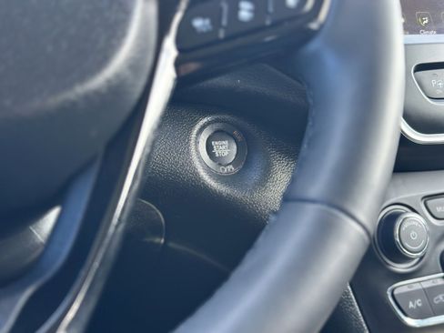 Used 2023 Jeep Cherokee Altitude Lux image 29