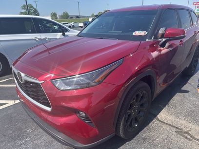 Used 2023 Toyota Highlander LE