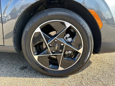 Used 2024 Kia Soul EX image 12