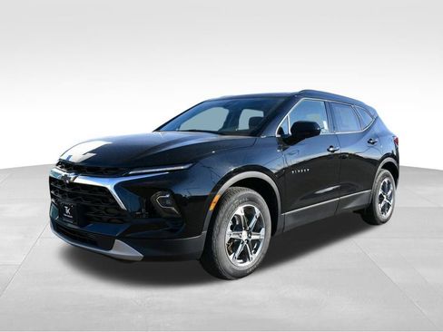 Used 2024 Chevrolet Blazer LT w/ Convenience Package AWD/4WD image 2