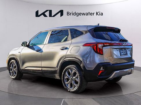 Certified 2024 Kia Seltos LX image 5