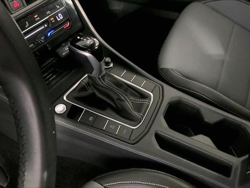 Used 2025 Volkswagen Jetta SE FWD image 17