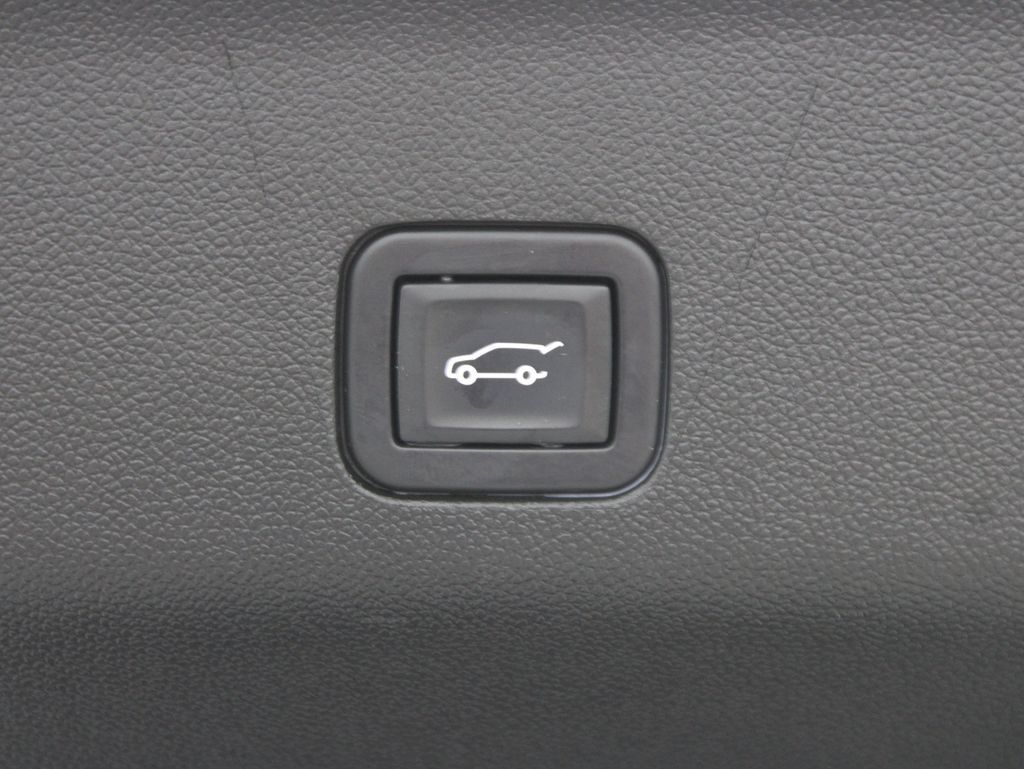 Used 2021 Chevrolet Suburban Z71 AWD/4WD image 42