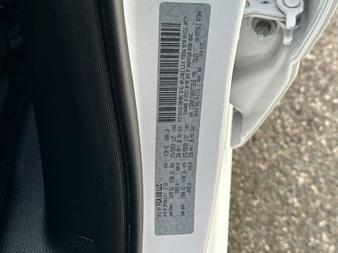 Used 2019 RAM 1500 Laramie image 39