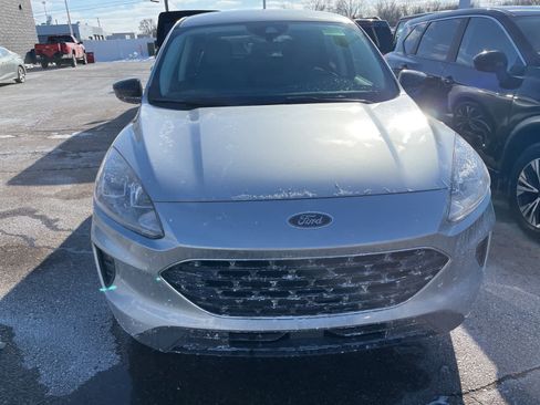 Used 2022 Ford Escape SE w/ SE Sport Appearance Package image 24